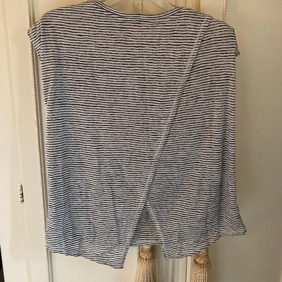 Athleta Open Back Grey Shortsleeve - M - Picture 2 of 3